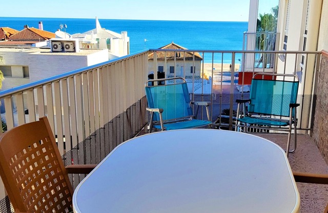 Homerez - 50 m away from the beach! Amazing appartement for 6 ppl. with sea view