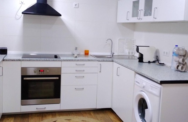 Homerez - House for 4 ppl. with garden and terrace at Vila Nova de Santo André
