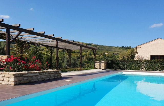 Homerez - Wohnung für 2 Pers. mit Zugang zum Pool in Montalto delle Marche