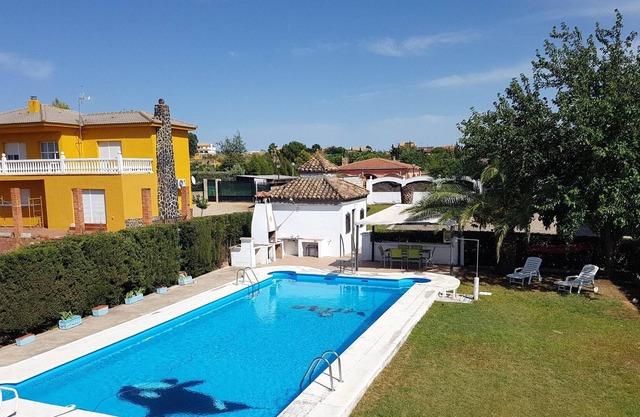 Homerez - Villa für 6 Pers. mit Schwimmbad und Garten in Linares