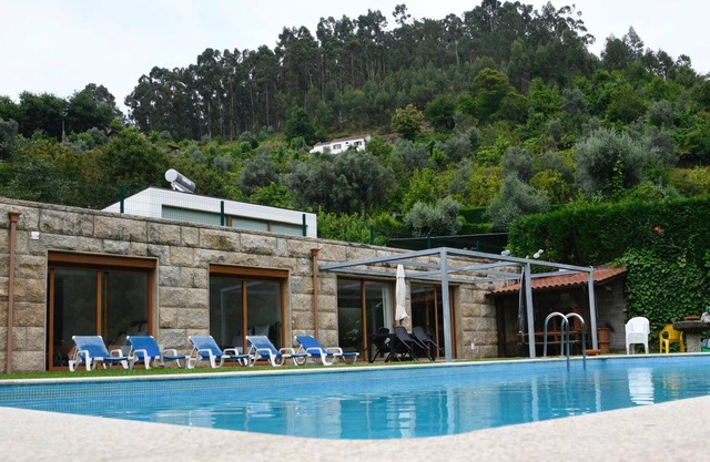 Homerez - Villa für 8 Pers. mit Schwimmbad und Balkon in Caniçada