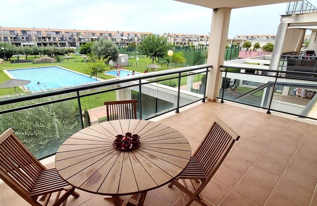 Homerez - Apartement 8 km away from the beach for 4 ppl. with shared pool