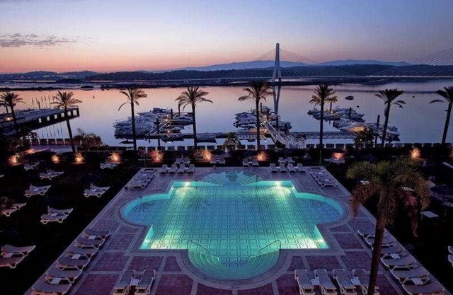Homerez - Wohnung in Estômbar, privater Pool.