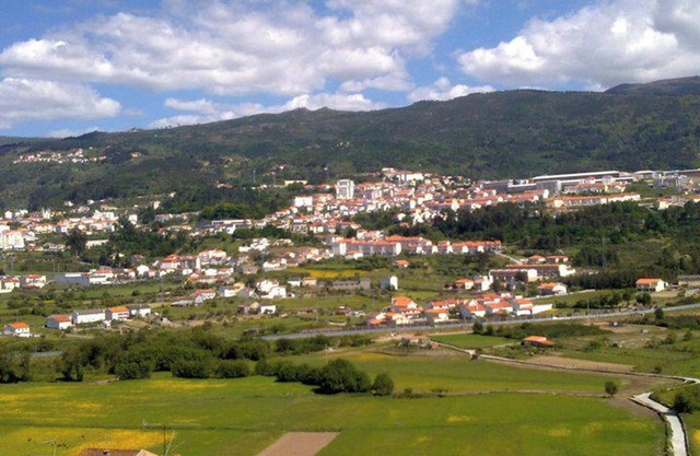Homerez - Apartamento en Seia con aparcamiento.