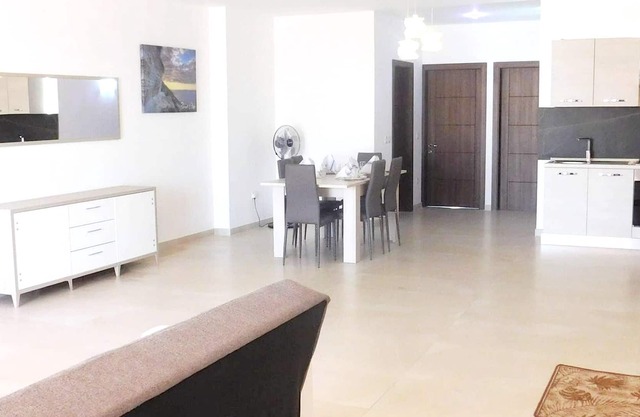 Homerez - Wohnung für 4 Pers. mit Meerblick und Terrasse in Għajnsielem