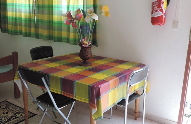 Homerez - Wohnung zentral in Le Robert, Gartenblick.