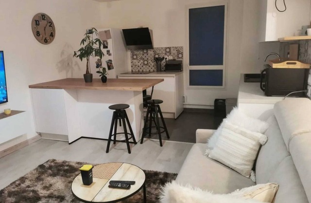 Homerez - Apt Viroflay Parkplatz