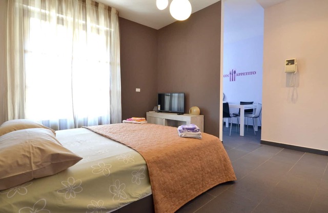 Homerez - Hübsche Wohnung für 2 Pers. mit Balkon in Vercelli