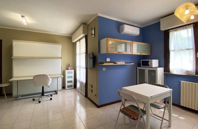 Homerez - Hübsche Wohnung für 2 Pers. mit Balkon in Vercelli
