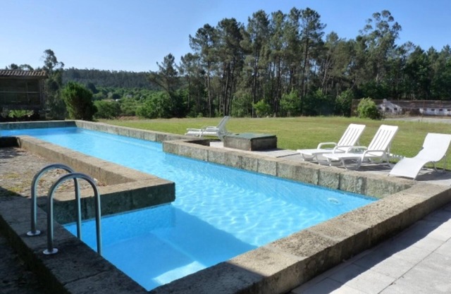 Homerez - Haus für 8 Pers. mit Zugang zum Pool und Terrasse in São Pedro do Sul