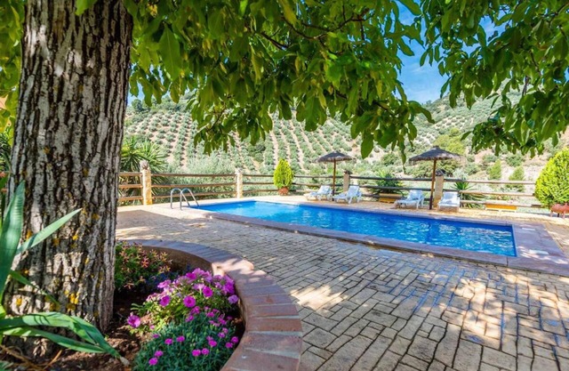 Homerez - Villa für 10 Pers. mit Schwimmbad und Terrasse in Montefrío
