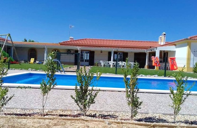 Homerez - Große Villa für 10 Pers. mit Schwimmbad und Terrasse in Grândola