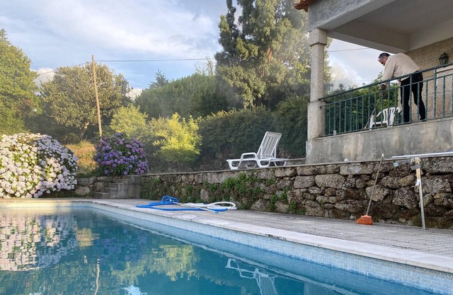 Homerez - Big villa for 12 ppl. with swimming-pool and terrace at Mogadouro