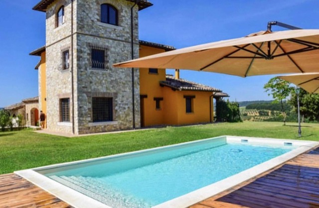 Homerez - Große Villa für 9 Pers. mit Schwimmbad in Montecampano