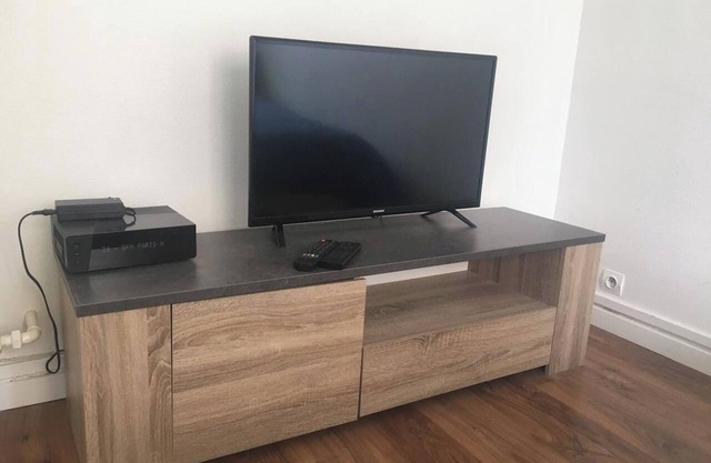 Homerez - Bright Studio in Clichy 27 m² + parking