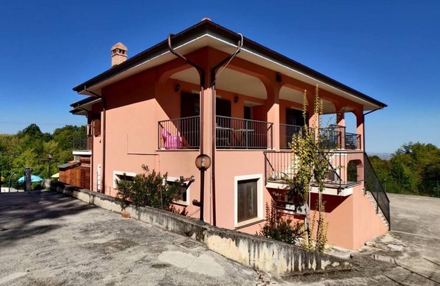 Homerez - Charmantes Haus in Abbateggio mit privatem Pool