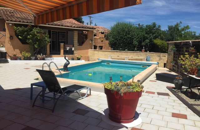 Homerez - Charmantes Studio mit Gemeinschaftspool in Sernhac – 30 m²
