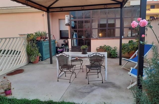 Homerez - Comfortable Apartment in Sestu with Balcony and Garden
