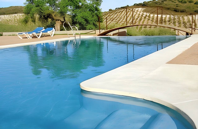 Homerez - Komfortables Haus in Estepa mit Gemeinschaftspool
