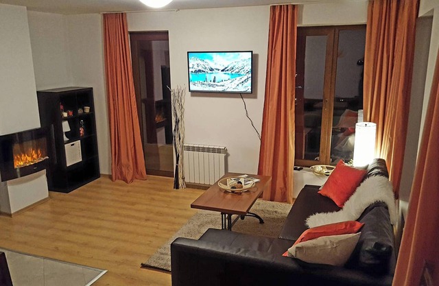 Homerez - Cosy Apartment in Bansko with Mountain View - 60 m²