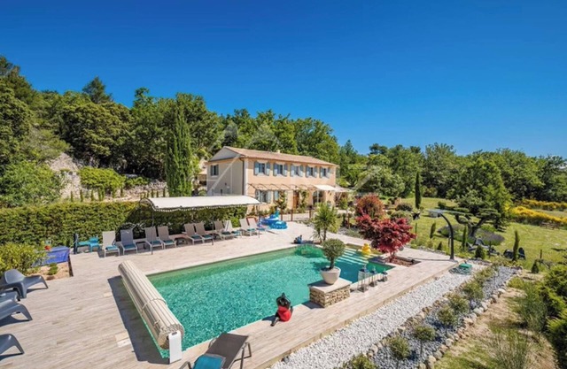 Homerez - Elegante Villa en Murs con Piscina Privada