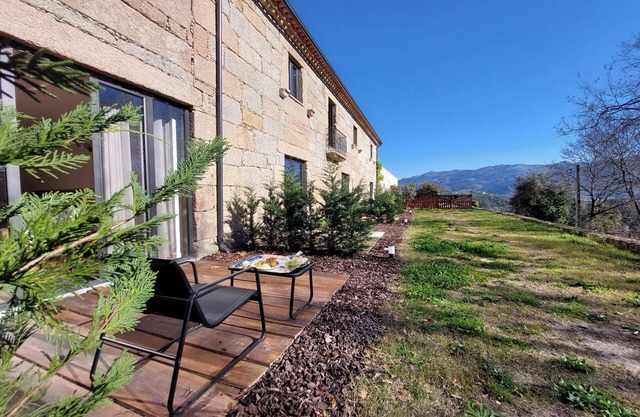Homerez - Enchanting Castle in Valdreu with Spectacular View