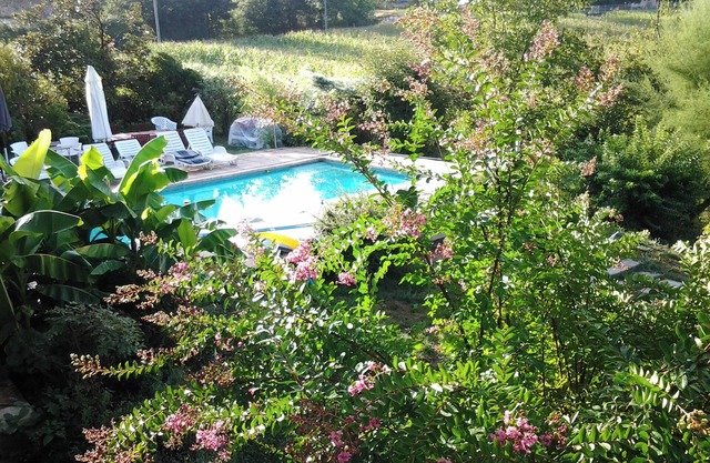 Homerez - Wohnung für 4 Pers. mit Zugang zum Pool in Saint-Étienne-de-Maurs