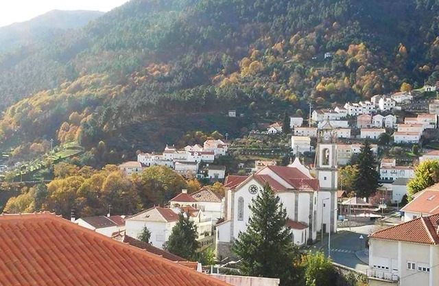 Homerez - House 7 km away from the slopes for 5 ppl. with balcony at Manteigas
