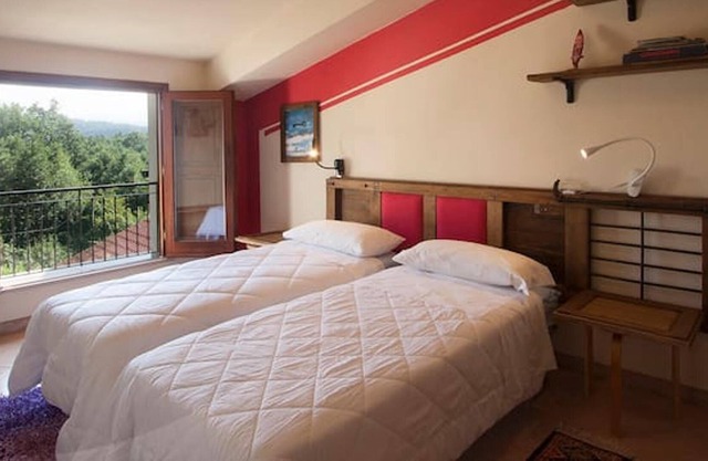 Homerez - Haus für 4 Pers. mit jacuzzi, Garten und Terrasse in Decollatura