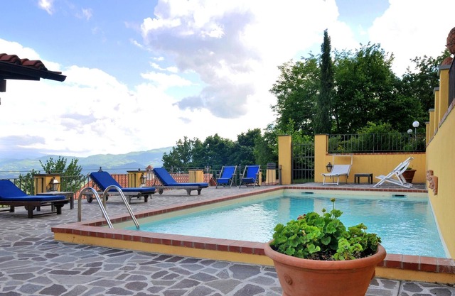 Homerez - Haus für 4 Pers. mit Zugang zum Pool, Garten und Terrasse in Gattaia