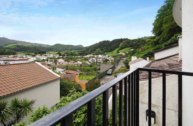 Homerez - Haus in Furnas mit Kamin