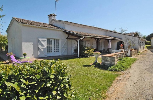 Homerez - Haus in Lannes, Terrasse and Garten