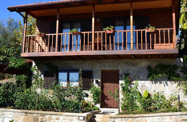 Homerez - House for 5 ppl. with terrace and balcony at Celorico de Basto