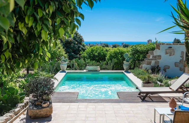 Homerez - Haus mit Pool und Whirlpool