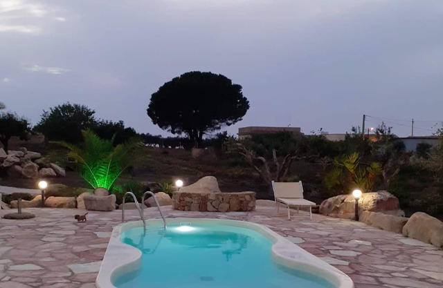 Homerez - Villa 6 km vom Strand entfernt für 15 Pers. mit Schwimmbad und jacuzzi