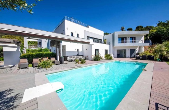 Homerez - Luxuriöse Villa in Cavalaire-sur-Mer mit Pool