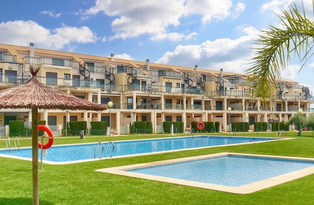 Homerez - Modern Apartment in Castellón, 55m² + Pool