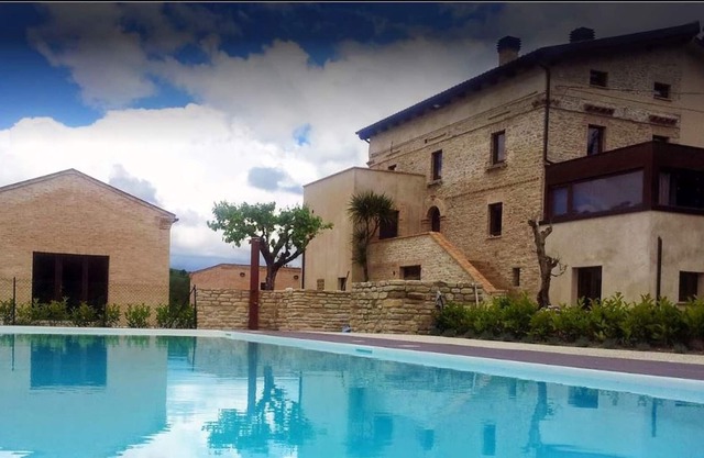 Homerez - Wohnung für 4 Pers. mit Zugang zum Pool in Montalto delle Marche