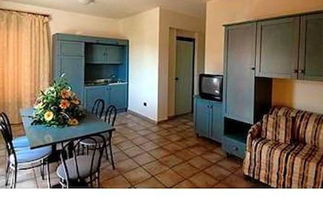 Homerez - Hübsche Wohnung für 5 Pers. mit Zugang zum Pool in Rossano