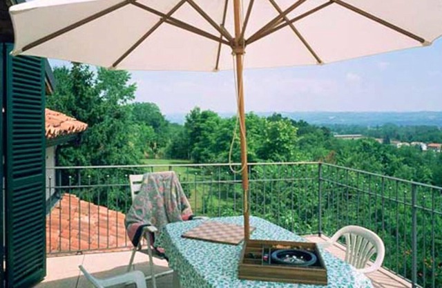 Homerez - Hübsche Wohnung für 7 Pers. mit Garten, Terrasse und Balkon in Carrù
