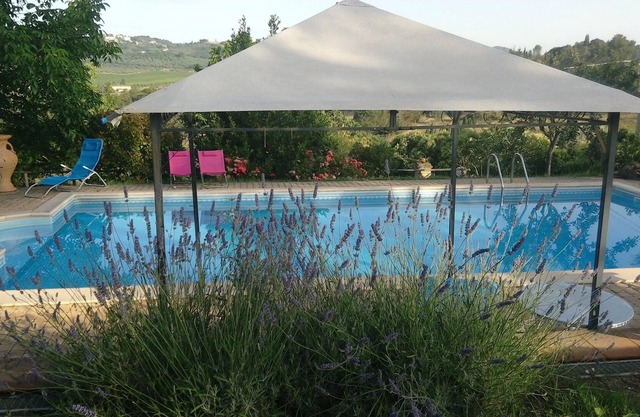 Homerez - Hütte für 2 Pers. mit Zugang zum Pool, Garten und Terrasse in Perugia