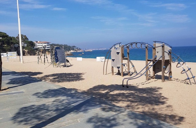 Homerez - Spacious Apartment in Platja d'Aro - Sunny Terrace