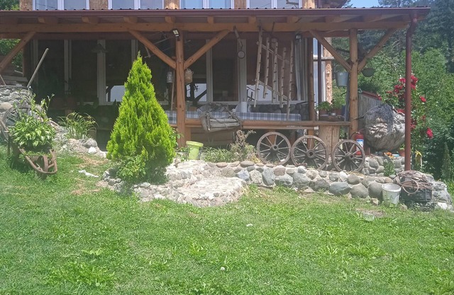 Homerez - Geräumiges und charmantes Haus in Vozuća mit großem Garten