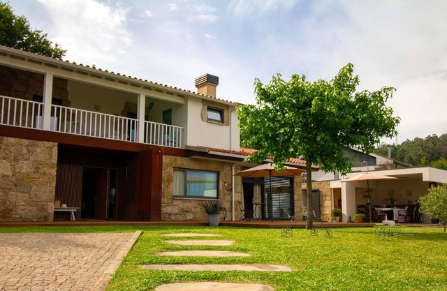 Homerez - Haus für 6 Pers. mit Garten, Terrasse und Balkon in Gondiães
