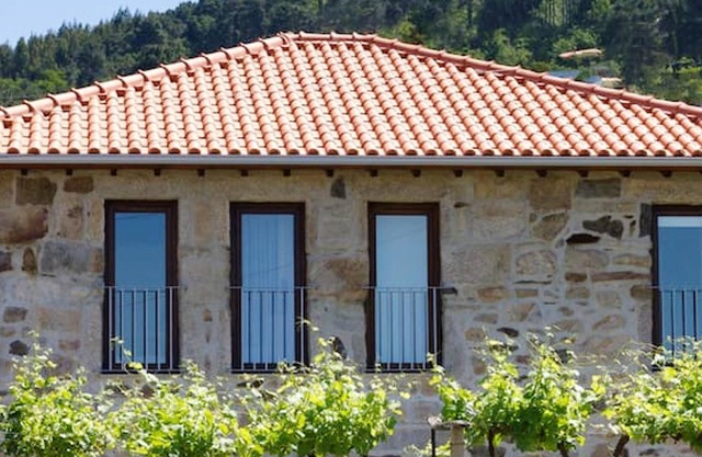 Homerez - Spacious house for 2 ppl. with terrace at Riba de Mouro