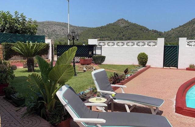 Homerez - Spacious villa with pool in Valencia 300m² ideal for 6 guests