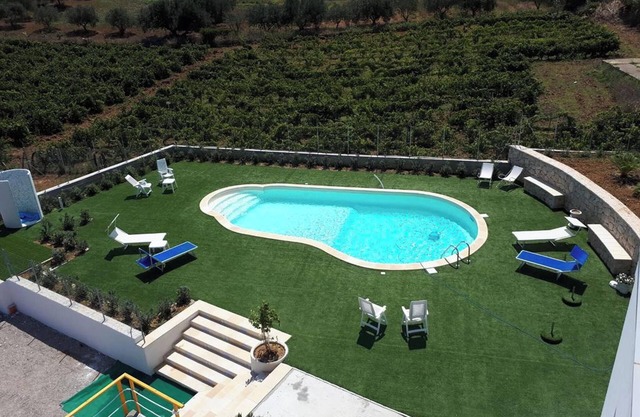 Homerez - Spacious villa with sea and mountain views in Alcamo