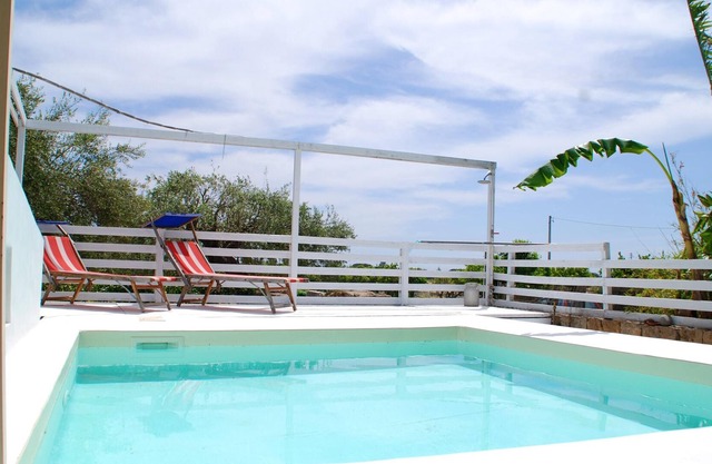 Homerez - Villa for 12 ppl. with swimming-pool, garden and terrace at Augusta