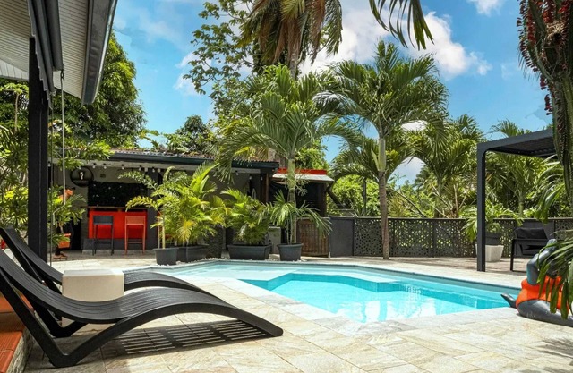 Homerez - Villa in Lamentin mit Pool.