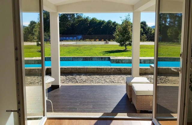 Homerez - Villa für 16 Pers. mit Schwimmbad und Terrasse in São Pedro do Sul